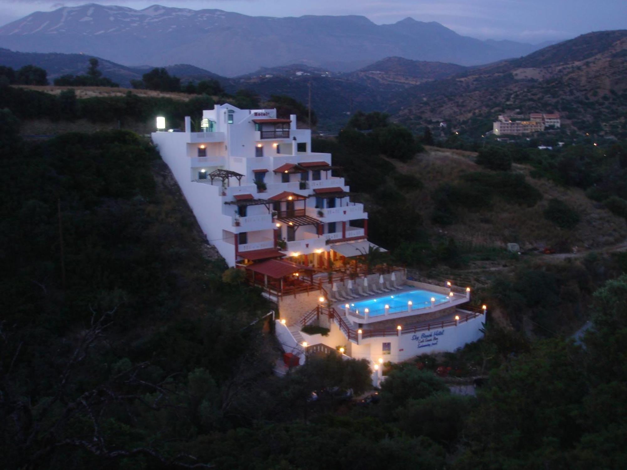Sky Beach Hotel Agia Galini  Bagian luar foto