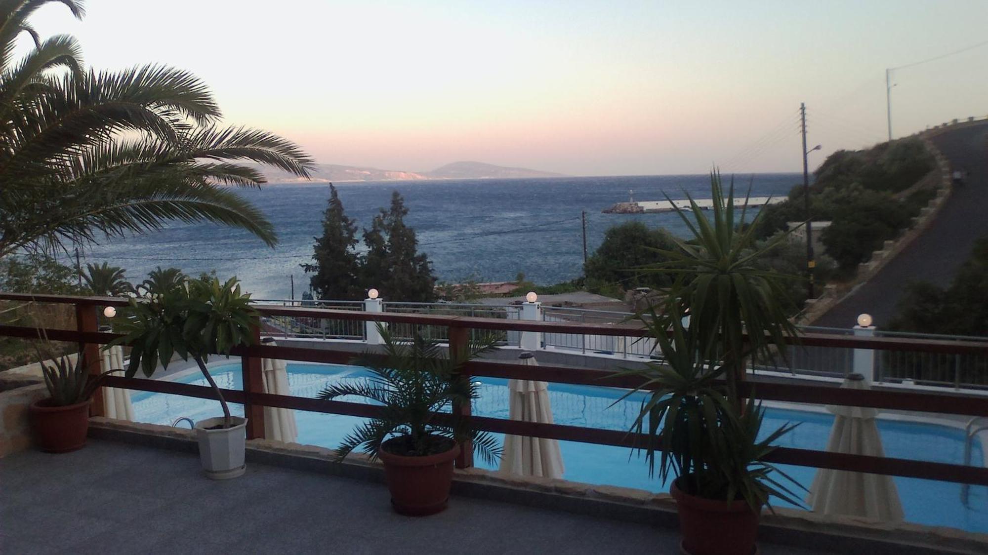 Sky Beach Hotel Agia Galini  Bagian luar foto