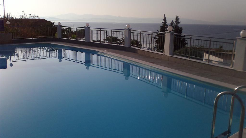 Sky Beach Hotel Agia Galini  Bagian luar foto