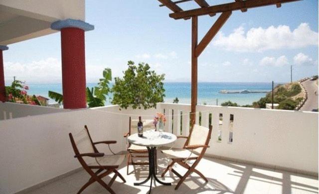 Sky Beach Hotel Agia Galini  Bagian luar foto